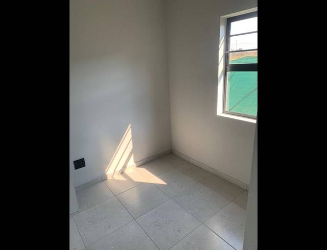 2 BEDROOM PROPERTY TO RENT IN FLEURHOF